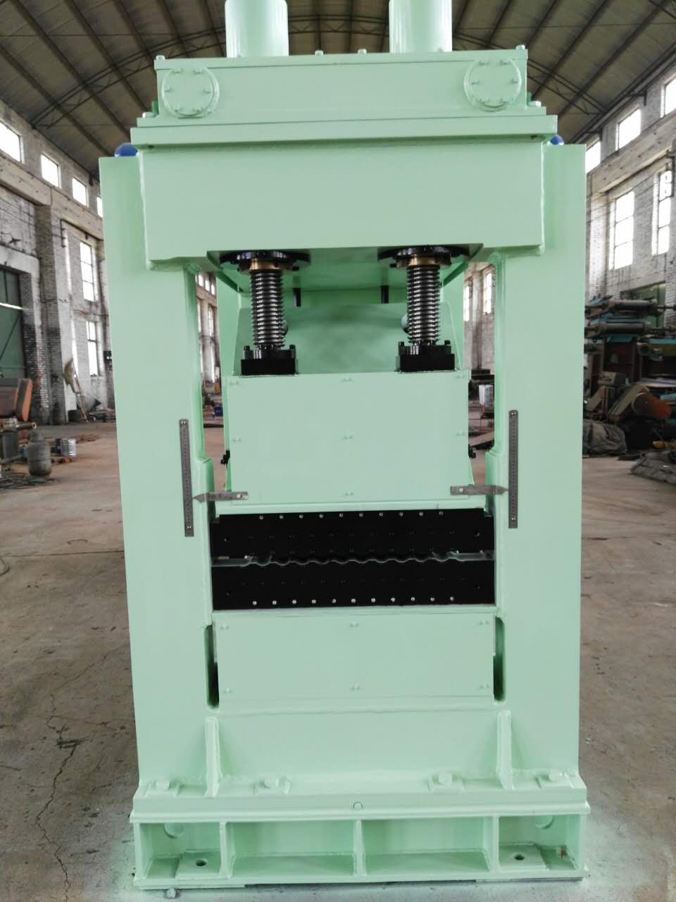 1471251145245212.jpg 鋁板校平機(jī)5.jpg