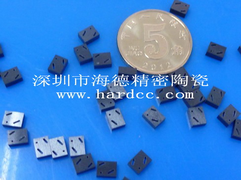 1510713363581404.jpg 黑色氧化鋯陶瓷微孔件.jpg