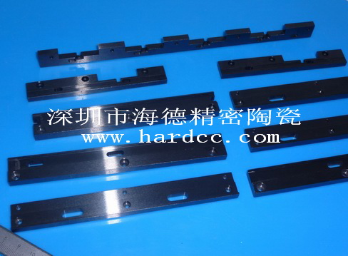 1510713357767764.jpg 黑色氧化鋯陶瓷件.jpg