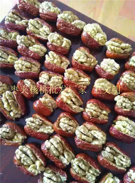 1492486447614399.jpg 棗夾核桃批發(fā).jpg