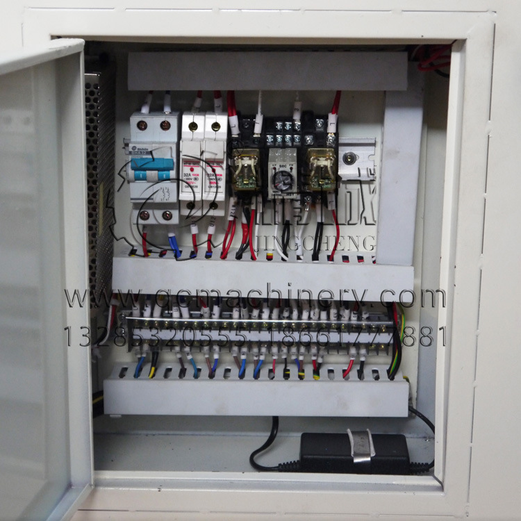 QC16001精誠致遠(yuǎn)四合扣機(jī)內(nèi)部變電箱