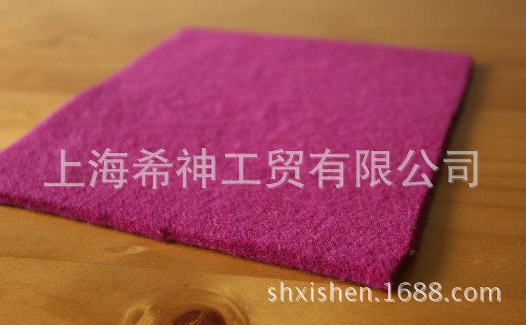 玫紅色無紡布毛氈厚
