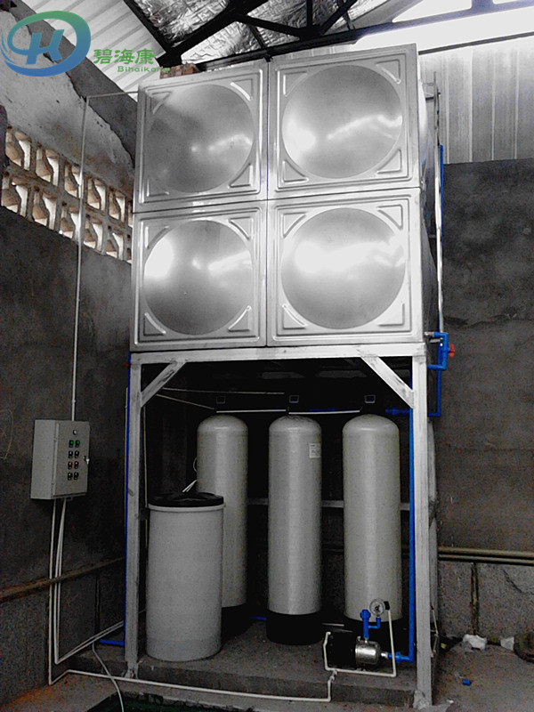 1474960846192595.jpg 成都軟化水設(shè)備1_副本.jpg