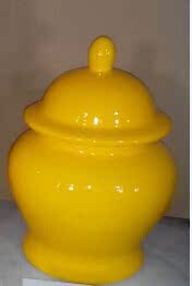 帶蓋黃釉色將軍儲(chǔ)物罐