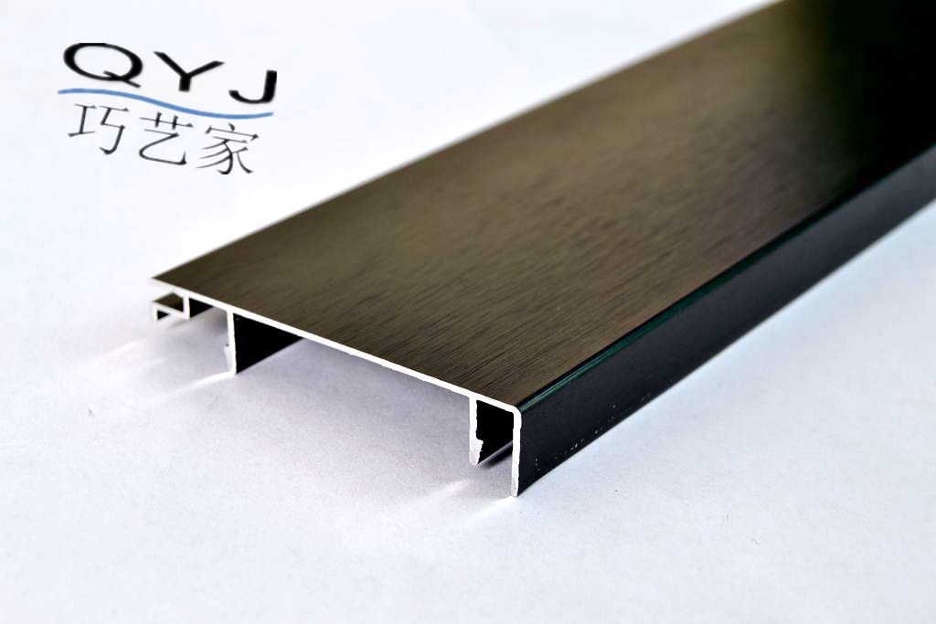 鋁合金踢腳線，巧藝牌063